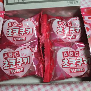 롯데제과 ABC초코쿠키 핑크베리 — 5점을 준 리뷰어가 2021년 2월 올린 사용 사진