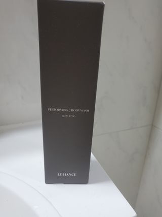 르핸스 퍼포밍 3 바디워시 비반트포렛/베티버포그 — 5점을 준 리뷰어가 2023년 1월 올린 사용 사진