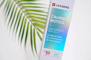 리더스코스메틱 리더스 카밍 바이오틱스 선 에센스 SPF 50+ PA++++ — 5점을 준 리뷰어가 2022년 6월 올린 사용 사진