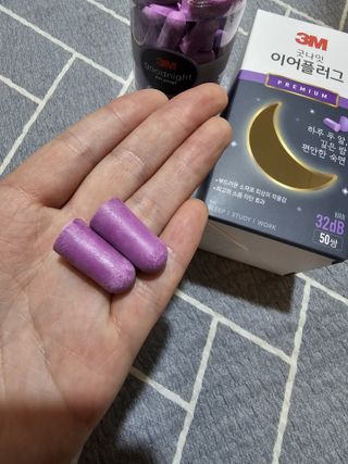 3M 소음방지 수면 귀마개 굿나잇 이어플러그 오렌지/퍼플 50쌍 — 5점을 준 리뷰어가 2023년 7월 올린 사용 사진