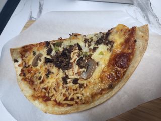[푸딩팩토리] 10인치 씬피자 3종 택2_베샤멜 고르곤졸라/불고기/고르곤졸라 — 5점을 준 리뷰어가 2022년 5월 올린 사용 사진