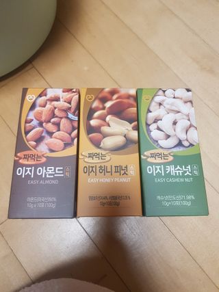 짜먹는 이지견과 짜먹는 이지아몬드, 짜먹는 이지허니피넛, 짜먹는 이지캐슈넛 각 10g X  10포 — 5점을 준 리뷰어가 2021년 2월 올린 사용 사진