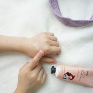 파시 FASCY 高保湿ハンドクリーム40ml+80ml セット — 5점을 준 리뷰어가 2021년 6월 올린 사용 사진