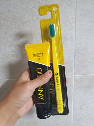 [지오클린] 안나지오 구취케어  기능성 치약 칫솔 세트 (칫솔 5 개+치약 100g 1 개 ) — 5점을 준 리뷰어가 2022년 6월 올린 사용 사진