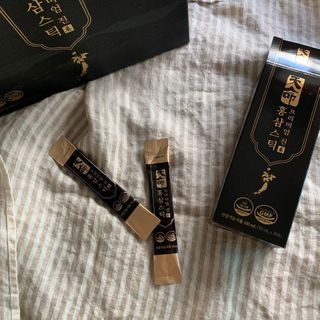 헬스업_천명진프리미엄홍삼스틱_10ml x 30포 — 5점을 준 리뷰어가 2021년 2월 올린 사용 사진
