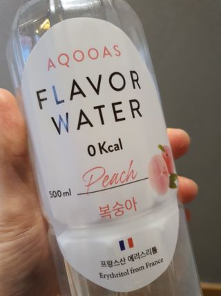 아쿠아스 플레이버워터 [아쿠아스] 제로칼로리 플레이버워터 복숭아/청포도 1BOX 20개입 — 5점을 준 리뷰어가 2021년 4월 올린 사용 사진