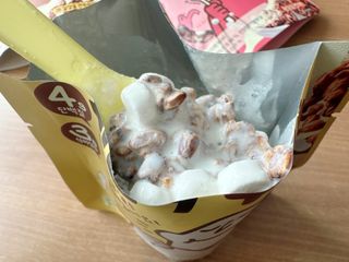 스낵스 와그작후루룩 3종_카카오2봉+아몬드2봉+딸기2봉 (총 6봉) — 5점을 준 리뷰어가 2024년 2월 올린 사용 사진
