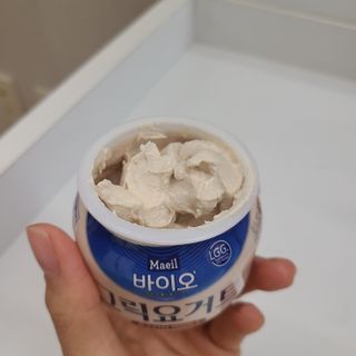 매일바이오 그릭요거트 오리지널 플레인 4개, 로스터리 커피믹스 4개 — 5점을 준 리뷰어가 2021년 12월 올린 사용 사진