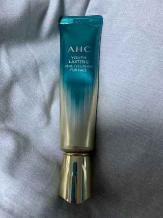 [NEW 탄력유턴 아이크림] AHC 유스 래스팅 리얼 아이크림 포 페이스 — 5점을 준 리뷰어가 2021년 3월 올린 사용 사진