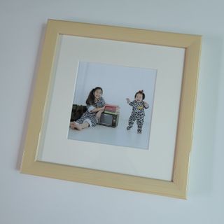 니은기억 휴대폰 속 인생샷을 담는 인생샷 액자 이태리 수입산 원목 프레임 — 5점을 준 리뷰어가 2021년 6월 올린 사용 사진