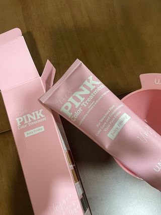 [유니프] 헤어 샤이니 핑크 컬러 트리트먼트240g — 5점을 준 리뷰어가 2023년 12월 올린 사용 사진
