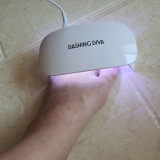 데싱디바 글레이즈 젤네일 별빛유리네일 6종_랜덤발송 — 4점을 준 리뷰어가 2021년 8월 올린 사용 사진
