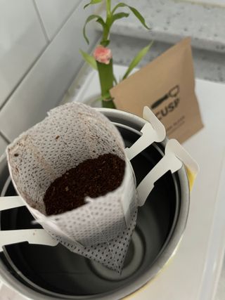 커스프 드립백 커피 G1원두 버라이어티팩 12g 12개입 — 5점을 준 리뷰어가 2022년 9월 올린 사용 사진