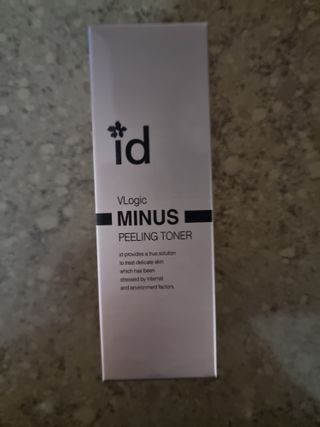 아이디플라코스메틱 아이디 브이로직 마이너스 필링 토너 110ml — 5점을 준 리뷰어가 2022년 1월 올린 사용 사진