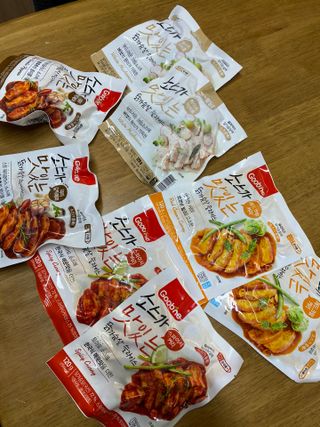 굽네몰 [굽네] 소스가 맛있는 닭가슴살 슬라이스 4종 — 5점을 준 리뷰어가 2021년 3월 올린 사용 사진