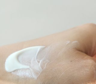 바노바기 코스메틱 바노바기 밀크씨슬 리페어 시카 선스크린 플러스 50ml — 4점을 준 리뷰어가 2023년 3월 올린 사용 사진