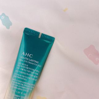 [NEW 탄력유턴 아이크림] AHC 유스 래스팅 리얼 아이크림 포 페이스 — 5점을 준 리뷰어가 2021년 2월 올린 사용 사진