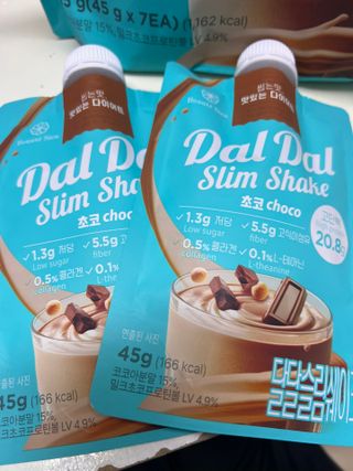 달달슬림쉐이크 프리 (릴스) 달달슬림 맛있는 단백질 쉐이크 파우치 다이어트 식사대용 프로틴 파우더 보충제 — 4.5점을 준 리뷰어가 2025년 8월 올린 사용 사진