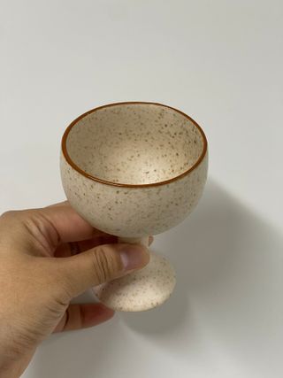 소담스퀘어 상암 [다피] 들깨 도자기 막걸리 고블렛잔 – 4Color 술잔 2P 세트(선물세트) — 4.5점을 준 리뷰어가 2022년 10월 올린 사용 사진