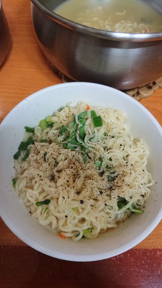 [풀무원] 자연은맛있다 정면, 백면, 홍면  세트 — 5점을 준 리뷰어가 2021년 4월 올린 사용 사진