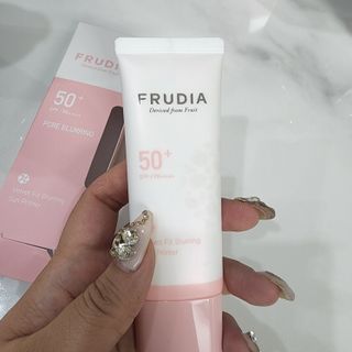 [후르디아] 모공블러 비건 선 프라이머 — 4점을 준 리뷰어가 2022년 6월 올린 사용 사진