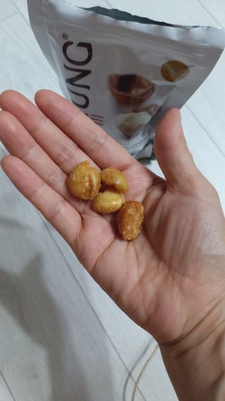 도이퉁 마카다미아 넛 90g  로얄 마카넛 오리지널 쏠트 허니 — 5점을 준 리뷰어가 2021년 9월 올린 사용 사진