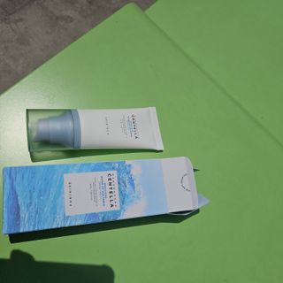 MF[스킨1004] 마다가스카르 센텔라 히알루-시카 워터핏 선세럼 50ml — 4점을 준 리뷰어가 2024년 5월 올린 사용 사진