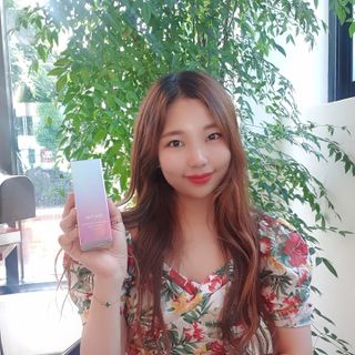 Re:NK 리엔케이 핑크 볼륨 래디언스 컬러크림 — 5점을 준 리뷰어가 2021년 7월 올린 사용 사진