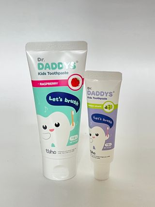닥터데디스 안심저불소 키즈치약 (라즈베리, 청포도향 중 택 1) 60g +  여행용 미니 치약 15g — 4점을 준 리뷰어가 2022년 7월 올린 사용 사진
