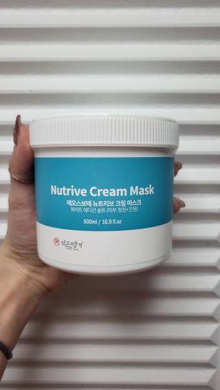 약손명가코스메틱 에오스보떼 뉴트리브 크림 마스크 솔트 500ml — 5점을 준 리뷰어가 2022년 1월 올린 사용 사진