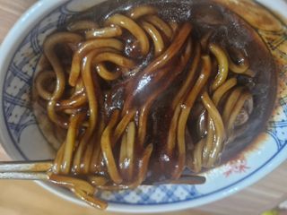 프레시지 *구매평/중식대가여경래 짜장면 2인분 (냉동) — 5점을 준 리뷰어가 2025년 9월 올린 사용 사진