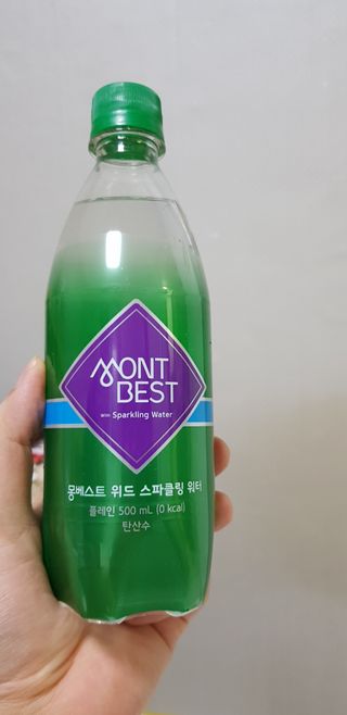 몽베스트 Montbest with Sparkling water Plain 20병 — 5점을 준 리뷰어가 2022년 7월 올린 사용 사진