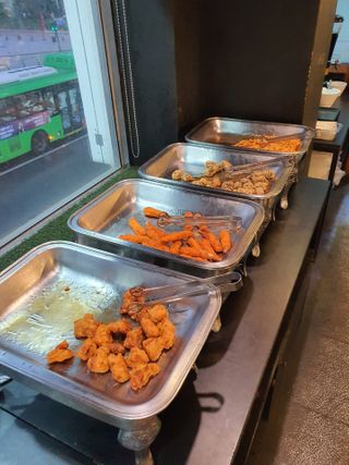 [스시오 건대점] 무한리필 회전초밥 평일 뷔페 2인 — 5점을 준 리뷰어가 2021년 2월 올린 사용 사진