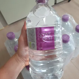 몽베스트 MONTBEST 1L 12입 — 5점을 준 리뷰어가 2022년 4월 올린 사용 사진