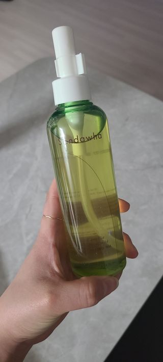 스킨큐어 산다화 순한 클렌징 동백 오일 200ml — 5점을 준 리뷰어가 2023년 2월 올린 사용 사진