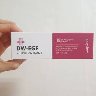 이지듀 DW-EGF 크림 다이브좀_콜라겐이 쏙쏙, 탄력피부로 다이빙 — 4점을 준 리뷰어가 2021년 2월 올린 사용 사진