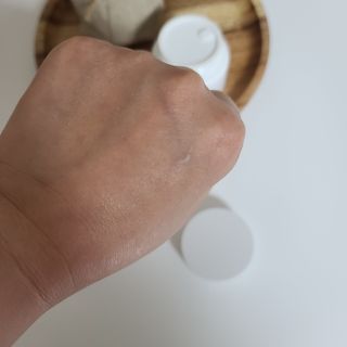 AYU25[아유트웬티파이브]다마스크로즈워터 베이스 천연 수분 촉촉 크림 — 3점을 준 리뷰어가 2021년 4월 올린 사용 사진