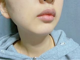 [후르디아] 올리브영 꿀과즙 립밤 2종 (블루베리/석류) — 5점을 준 리뷰어가 2021년 11월 올린 사용 사진