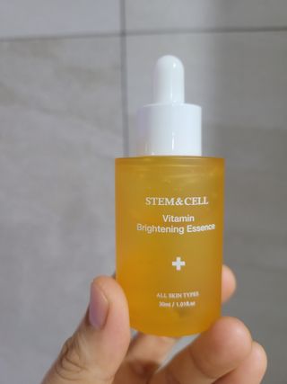 체르엠 스템앤셀 비타민 브라이트닝 에센스 30ml 1개 — 5점을 준 리뷰어가 2021년 11월 올린 사용 사진