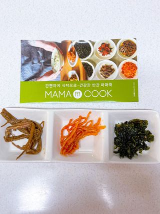 하나마이 [마마쿡] 전 청와대 천상현 셰프의 밑반찬  5종세트(소고기 장조림+연근조림+진미채+간장김자반+새우김자반) — 2점을 준 리뷰어가 2023년 5월 올린 사용 사진