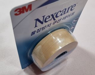 3M 넥스케어 물집방지쿠션테이프 1매 + 물집방지패드 10매 — 5점을 준 리뷰어가 2024년 3월 올린 사용 사진
