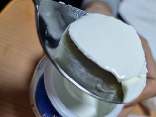 매일바이오 그릭요거트 오리지널 플레인 4개, 로스터리 커피믹스 4개 — 4점을 준 리뷰어가 2021년 12월 올린 사용 사진