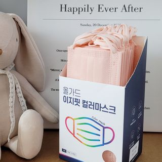 [올가드] 이지핏 프리미엄 컬러 마스크 (30매) * 1BOX — 5점을 준 리뷰어가 2022년 12월 올린 사용 사진