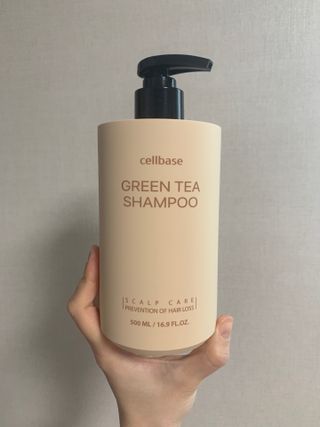 프리마인 더이상 뻣뻣하고 효과없는 탈모샴푸는 NO. 근본부터 케어하는 셀베이스 그린티샴푸(500ml) — 5점을 준 리뷰어가 2023년 4월 올린 사용 사진