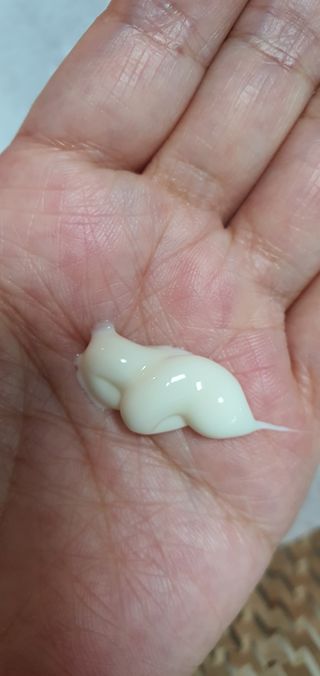 mom e 맘이 내추럴 베이비 케어 샴푸앤바스+로션 — 4점을 준 리뷰어가 2021년 1월 올린 사용 사진