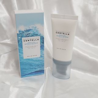 [스킨1004] 마다가스카르 센텔라 히알루-시카 워터핏 선세럼 50ml — 5점을 준 리뷰어가 2024년 5월 올린 사용 사진