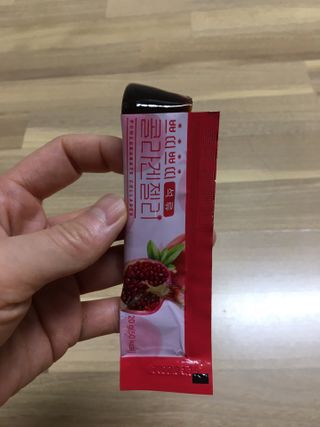 헬스업_쁘띠쁘띠석류콜라겐젤리_20g x 14포 — 5점을 준 리뷰어가 2021년 2월 올린 사용 사진