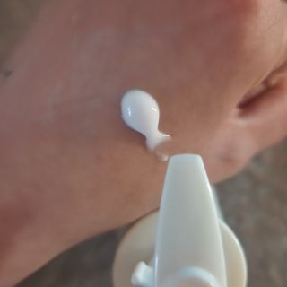 카프리나 프레쉬 산양밀크 모이스춰라이징 바디로션 350ml(오키드향) — 5점을 준 리뷰어가 2023년 3월 올린 사용 사진