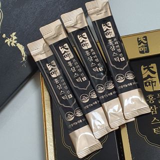 헬스업_천명진프리미엄홍삼스틱_10ml x 30포 — 5점을 준 리뷰어가 2021년 2월 올린 사용 사진