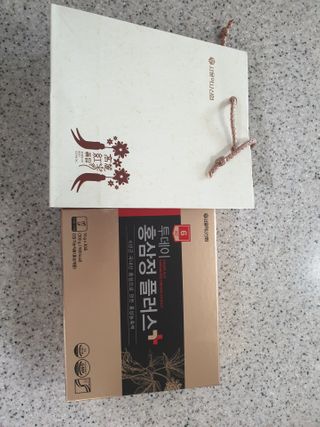 서울약사신협_투데이홍삼정플러스스틱_10g x 30포 — 5점을 준 리뷰어가 2021년 2월 올린 사용 사진